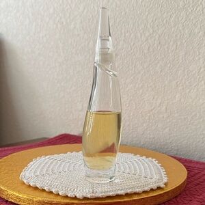 Donna Karan Perfume SOIE DE CASHMERE
Cashmere Silk 1.7
oz/50ml partial bottle